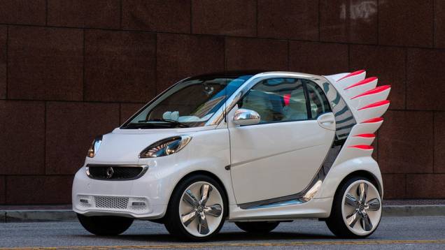 Por fora, as rodas de liga-leve são cromadas | <a href="https://beta-develop.quatrorodas.abril.com.br/saloes/los-angeles/2012/smart-forjeremy-concept-724531.shtml" rel="migration">Leia mais</a> Por fora, as rodas de liga-leve são cromadas | <a href="https://beta-develop.quatrorodas.abril.com.br/saloes/los-angeles/2012/smart-forjeremy-concept-724531.shtml" rel="migration">Leia mais</a>