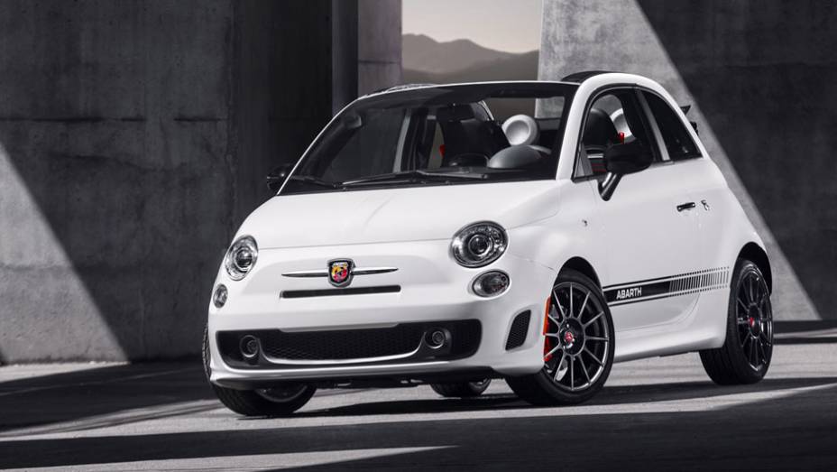 Fiat 500C Abarth | <a href="https://beta-develop.quatrorodas.abril.com.br/saloes/los-angeles/2012/fiat-tera-tres-novidades-los-angeles-724666.shtml" rel="migration">Leia mais</a>