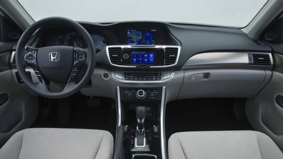Com ambos funcionando em conjunto, a pot&ecirc;ncia total do carro chega a 196 cv. A bateria utilizada &eacute; de 6,7 kWh | <a href="%20https://beta-develop.quatrorodas.abril.com.br/saloes/los-angeles/2012/honda-accord-phev-724965.shtml" rel="migration">Leia mais</a>