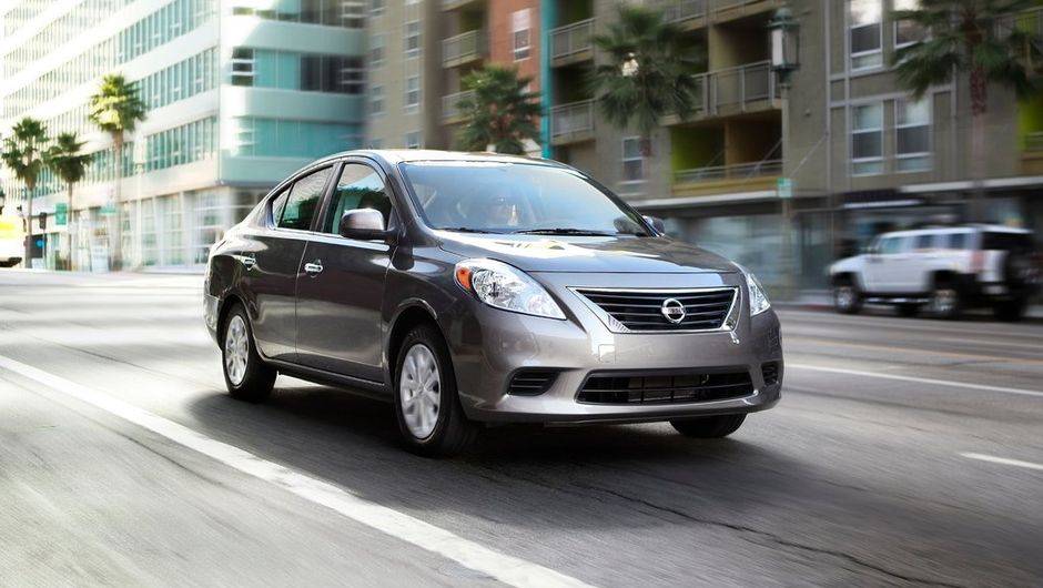 Amargando a &uacute;ltima coloca&ccedil;&atilde;o, com apenas 49% de chance de nova compra por parte de seus propriet&aacute;rios, est&aacute; o Nissan Versa.