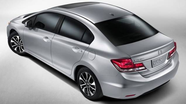 Quanto à motorização, a versão de entrada do Civic contará com motor 1.8 16V de quatro cilindros, que entrega 140 cavalos de potência | <a href="https://beta-develop.quatrorodas.abril.com.br/saloes/los-angeles/2012/honda-civic-2013-724902.shtml" rel="migration">Leia mais</a> Quanto à motorização, a versão de entrada do Civic contará com motor 1.8 16V de quatro cilindros, que entrega 140 cavalos de potência | <a href="https://beta-develop.quatrorodas.abril.com.br/saloes/los-angeles/2012/honda-civic-2013-724902.shtml" rel="migration">Leia mais</a>