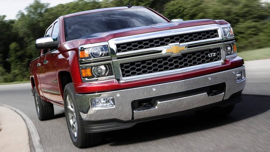 S&iacute;mbolo da predile&ccedil;&atilde;o dos americanos pelas picapes, a Silverado ganha cara nova | <a href="https://beta-develop.quatrorodas.abril.com.br/saloes/detroit/2013/chevrolet-silverado-730372.shtml" rel="migration">Leia mais</a>
