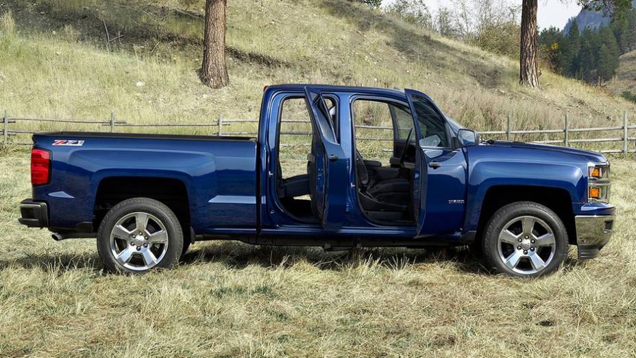 H&aacute; vers&otilde;es com cabine simples, estendida e dupla | <a href="https://beta-develop.quatrorodas.abril.com.br/saloes/detroit/2013/chevrolet-silverado-730372.shtml" rel="migration">Leia mais</a>
