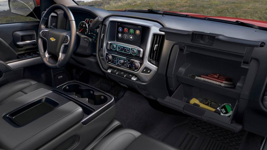 A tela de 8 polegadas com sistema IntelliLink é oferecida opcionalmente | <a href="https://beta-develop.quatrorodas.abril.com.br/saloes/detroit/2013/chevrolet-silverado-730372.shtml" rel="migration">Leia mais</a> A tela de 8 polegadas com sistema IntelliLink é oferecida opcionalmente | <a href="https://beta-develop.quatrorodas.abril.com.br/saloes/detroit/2013/chevrolet-silverado-730372.shtml" rel="migration">Leia mais</a>