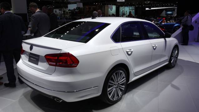 O sedã se destaca pelo motor 1.8 turbo, de 250 cavalos de potência - a transmissão é automática de seis marchas | <a href="%20https://beta-develop.quatrorodas.abril.com.br/saloes/detroit/2013/passat-performance-concept-731010.shtml" rel="migration">Leia mais</a> O sedã se destaca pelo motor 1.8 turbo, de 250 cavalos de potência - a transmissão é automática de seis marchas | <a href="%20https://beta-develop.quatrorodas.abril.com.br/saloes/detroit/2013/passat-performance-concept-731010.shtml" rel="migration">Leia mais</a>