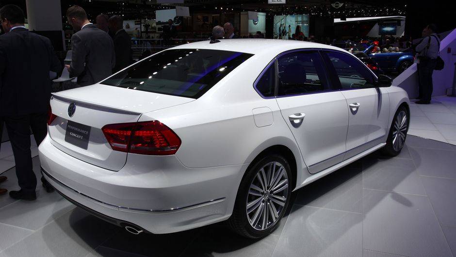 O sedã se destaca pelo motor 1.8 turbo, de 250 cavalos de potência - a transmissão é automática de seis marchas | <a href="%20https://beta-develop.quatrorodas.abril.com.br/saloes/detroit/2013/passat-performance-concept-731010.shtml" rel="migration">Leia mais</a> O sedã se destaca pelo motor 1.8 turbo, de 250 cavalos de potência - a transmissão é automática de seis marchas | <a href="%20https://beta-develop.quatrorodas.abril.com.br/saloes/detroit/2013/passat-performance-concept-731010.shtml" rel="migration">Leia mais</a>