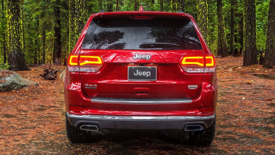 Em termos de performance, o utilitário conta com o sistema Selec-Track, que envia mais torque à traseira quando o modelo de condução Track estiver acionado | <a href="https://beta-develop.quatrorodas.abril.com.br/saloes/detroit/2013/grand-cherokee-2014-730889.shtml" rel="migration">Le</a> Em termos de performance, o utilitário conta com o sistema Selec-Track, que envia mais torque à traseira quando o modelo de condução Track estiver acionado | <a href="https://beta-develop.quatrorodas.abril.com.br/saloes/detroit/2013/grand-cherokee-2014-730889.shtml" rel="migration">Le</a>