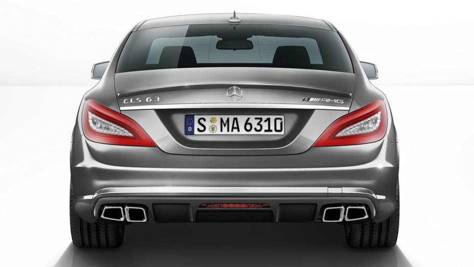 A CLS 63 AMG ganhou as mesmas atualizações de motor que a E63 AMG e agora passa a contar com um propulsor V8 de 5.5 litros biturbo | <a href="https://beta-develop.quatrorodas.abril.com.br/saloes/detroit/2013/mercedes-benz-cls-63-amg-730585.shtml" rel="migration">Leia mais</a>