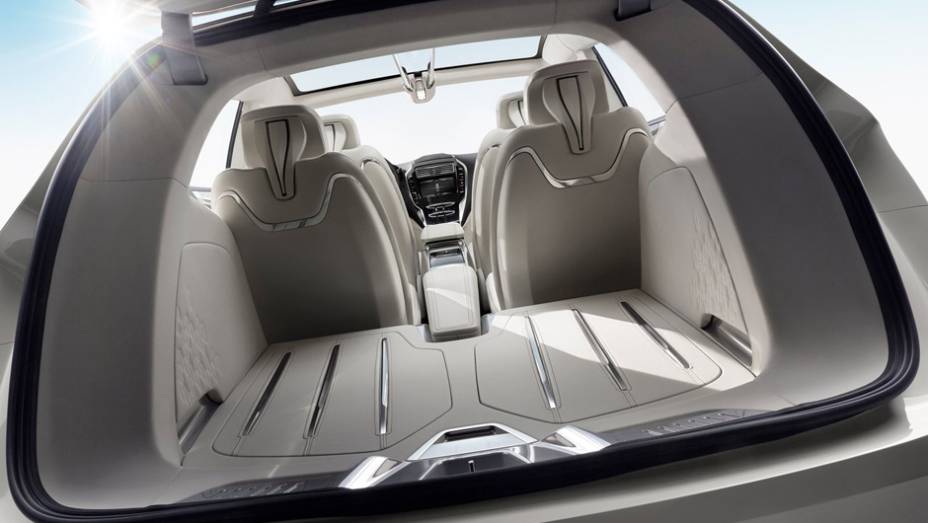 O MKC dever&aacute; ganhar uma vers&atilde;o de produ&ccedil;&atilde;o em breve | <a href="https://beta-develop.quatrorodas.abril.com.br/saloes/detroit/2013/lincoln-mkc-concept-730866.shtml" rel="migration">Leia mais</a>