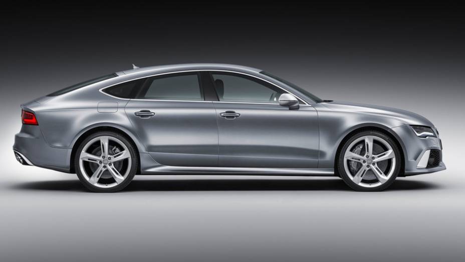 O modelo, sexto da família RS da marca, chega para brigar com o BMW M6 Gran Coupe, também revelado no evento norte-americano | <a href="https://beta-develop.quatrorodas.abril.com.br/saloes/detroit/2013/audi-rs7-sportback-730961.shtml" rel="migration">Leia mais</a> O modelo, sexto da família RS da marca, chega para brigar com o BMW M6 Gran Coupe, também revelado no evento norte-americano | <a href="https://beta-develop.quatrorodas.abril.com.br/saloes/detroit/2013/audi-rs7-sportback-730961.shtml" rel="migration">Leia mais</a>