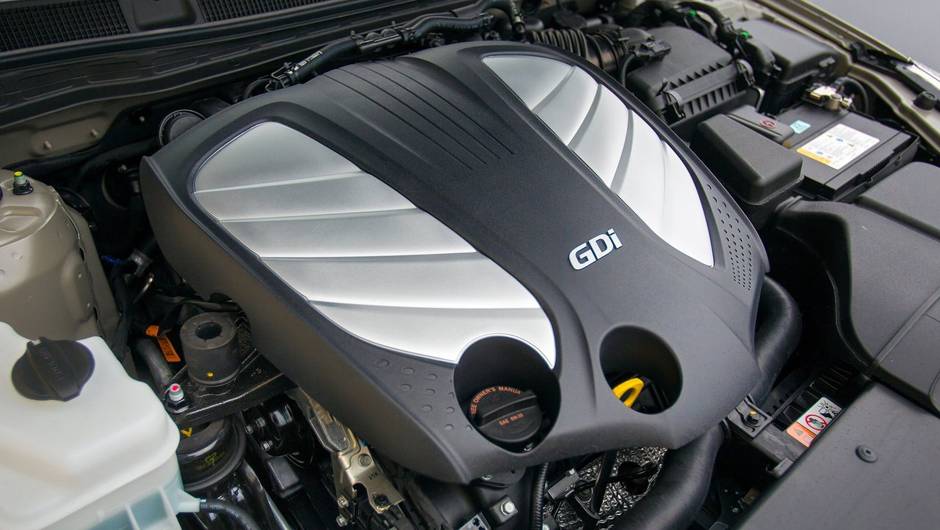 Ele entrega 293 cavalos de pot&ecirc;ncia e 35,2 kgfm de torque | <a href="https://beta-develop.quatrorodas.abril.com.br/saloes/detroit/2013/kia-cadenza-2014-731061.shtml" rel="migration">Leia mais</a>
