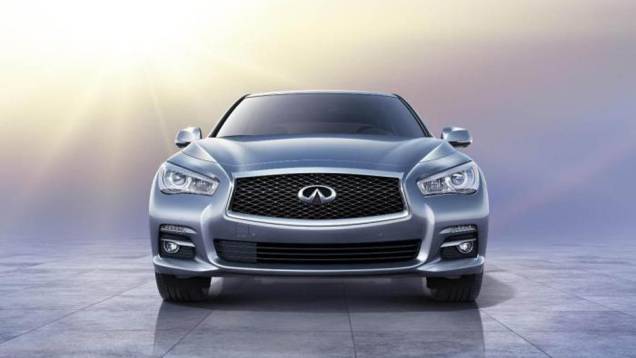 Transmissão é automática, de sete velocidades | <a href="https://beta-develop.quatrorodas.abril.com.br/saloes/detroit/2013/infiniti-q50-730893.shtml" rel="migration">Leia mais</a> Transmissão é automática, de sete velocidades | <a href="https://beta-develop.quatrorodas.abril.com.br/saloes/detroit/2013/infiniti-q50-730893.shtml" rel="migration">Leia mais</a>