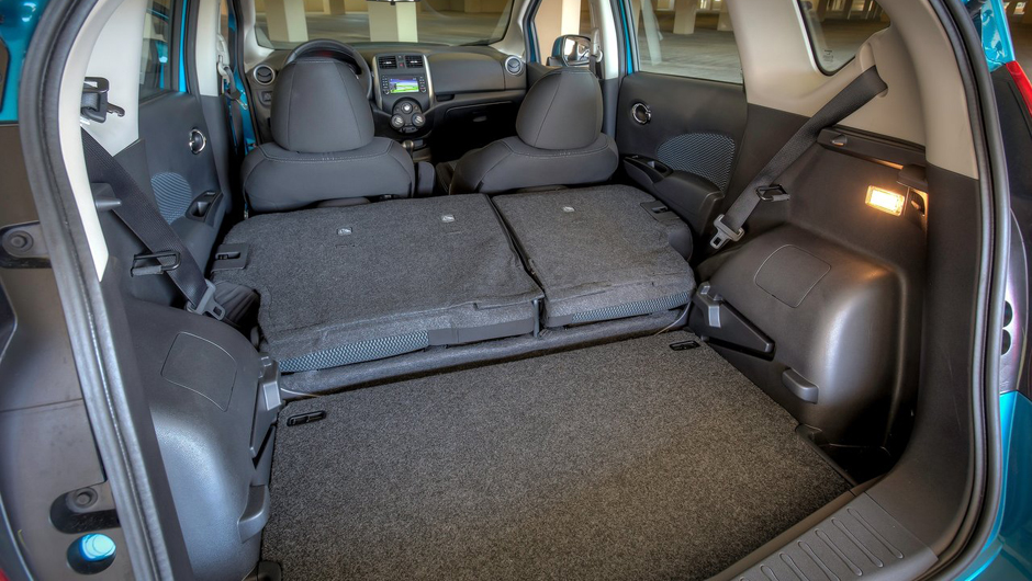 Hatch traz o sistema AroundView Monitor e NissanConnect (na vers&atilde;o SL) | <a href="https://beta-develop.quatrorodas.abril.com.br/saloes/detroit/2013/nissan-versa-note-731021.shtml" rel="migration">Leia mais</a>