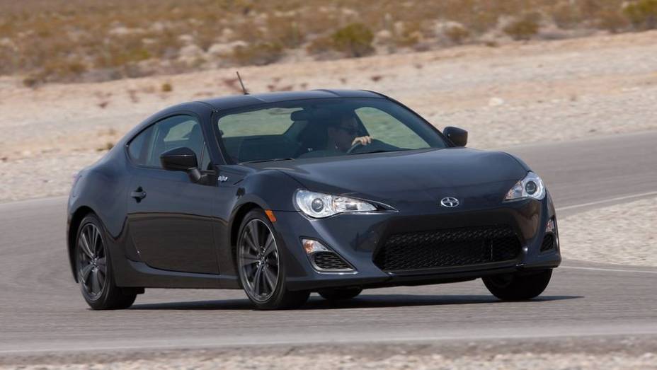 COUP&Eacute; ESPORTIVO: Scion FR-S