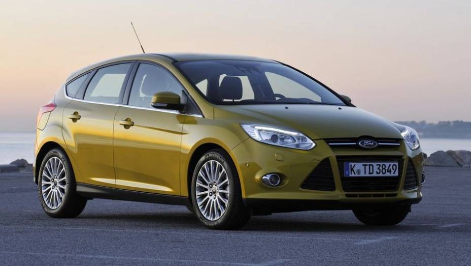 COMPACTOS E SUBCOMPACTOS: Ford Focus COMPACTOS E SUBCOMPACTOS: Ford Focus