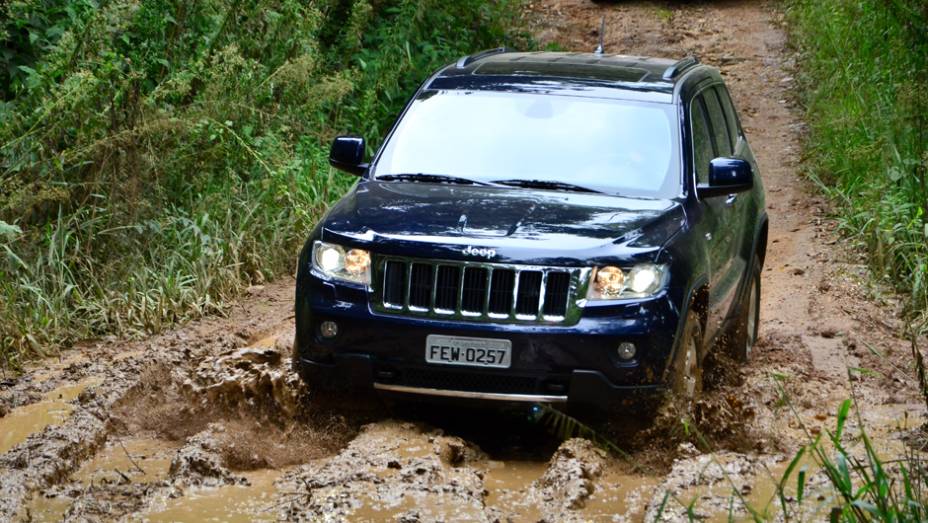 Jeep lan&ccedil;ou a vers&atilde;o diesel da Grand Cherokee | <a href="https://beta-develop.quatrorodas.abril.com.br/carros/lancamentos/jeep-grand-cherokee-crd-733809.shtml" rel="migration">Leia mais</a>