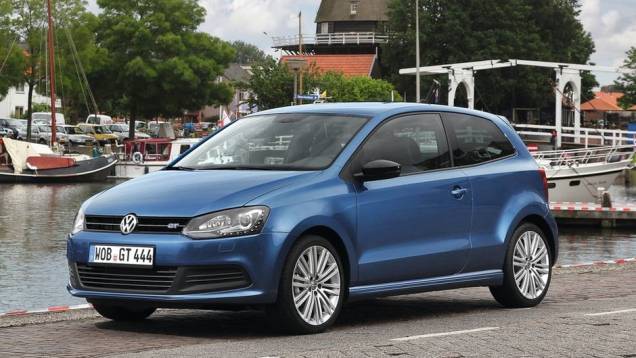 10º - Volkswagen Polo - 587.769 <a href="https://beta-develop.quatrorodas.abril.com.br/noticias/mercado/minivan-chinesa-modelo-mais-vendido-2012-734156.shtml" rel="migration">Leia mais</a> 10º - Volkswagen Polo - 587.769 <a href="https://beta-develop.quatrorodas.abril.com.br/noticias/mercado/minivan-chinesa-modelo-mais-vendido-2012-734156.shtml" rel="migration">Leia mais</a>