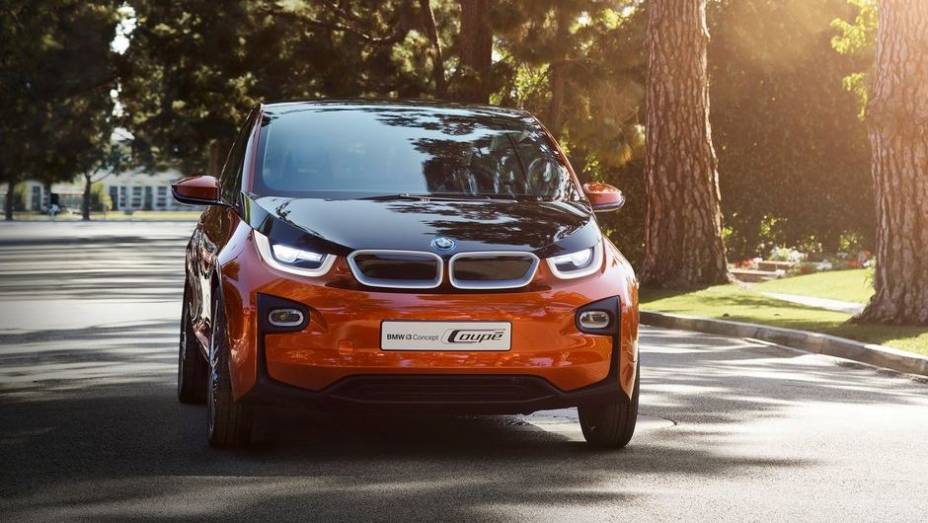 BMW i3 - elétrico (com motor auxiliar a combustão) | <a href="https://beta-develop.quatrorodas.abril.com.br/saloes/los-angeles/2012/bmw-i3-coupe-concept-724055.shtml" rel="migration">Leia mais</a>