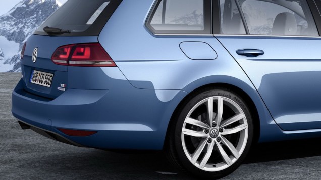 Volkswagen divulgou primeiras imagens oficiais do modelo que será apresentado em Genebra. <a href="%20https://beta-develop.quatrorodas.abril.com.br/saloes/genebra/2013/volkswagen-golf-variant-735101.shtml" rel="migration">Leia mais</a> Volkswagen divulgou primeiras imagens oficiais do modelo que será apresentado em Genebra. <a href="%20https://beta-develop.quatrorodas.abril.com.br/saloes/genebra/2013/volkswagen-golf-variant-735101.shtml" rel="migration">Leia mais</a>