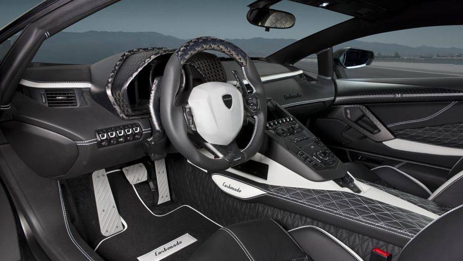 Sob o cap&ocirc;, &eacute; utilizado um motor 6.5 V12, com dois turbocompressores e novo sistema de exaust&atilde;o. A pot&ecirc;ncia oferecida &eacute; de 1.250 cavalos | <a href="%20https://beta-develop.quatrorodas.abril.com.br/saloes/genebra/2013/honda-civic-tourer-735173.shtml" rel="migration">Leia mais</a>
