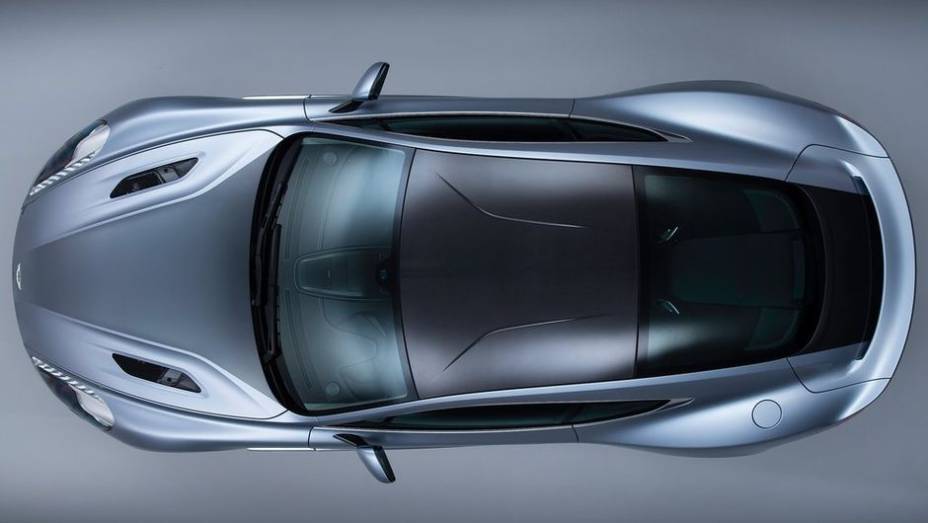 A base &eacute; prata e o teto &eacute; preto | <a href="https://beta-develop.quatrorodas.abril.com.br/saloes/genebra/2013/aston-martin-vanquish-centenary-edition-735344.shtml" rel="migration">Leia mais</a>