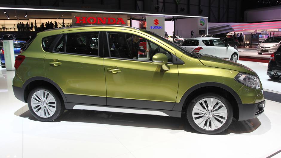 Suzuki SX4 | <a href="https://beta-develop.quatrorodas.abril.com.br/saloes/genebra/2013/suzuki-sx4-735279.shtml" rel="migration">Leia mais</a> | <a href="https://beta-develop.quatrorodas.abril.com.br/galerias/saloes/genebra/2013/salao-genebra-2013-parte-1-735307.shtml" rel="migration">Parte 1 dos destaques de Gene</a> Suzuki SX4 | <a href="https://beta-develop.quatrorodas.abril.com.br/saloes/genebra/2013/suzuki-sx4-735279.shtml" rel="migration">Leia mais</a> | <a href="https://beta-develop.quatrorodas.abril.com.br/galerias/saloes/genebra/2013/salao-genebra-2013-parte-1-735307.shtml" rel="migration">Parte 1 dos destaques de Gene</a>
