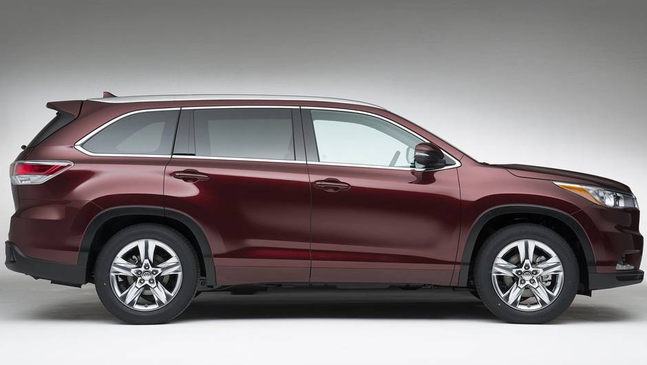 Sempre visto como um carro com visual comportado, o SUV passa a ousar um pouco mais em seu modelo 2014 | <a href="%20https://beta-develop.quatrorodas.abril.com.br/saloes/new-york/2013/toyota-highlander-737218.shtml" rel="migration">Leia mais</a> Sempre visto como um carro com visual comportado, o SUV passa a ousar um pouco mais em seu modelo 2014 | <a href="%20https://beta-develop.quatrorodas.abril.com.br/saloes/new-york/2013/toyota-highlander-737218.shtml" rel="migration">Leia mais</a>