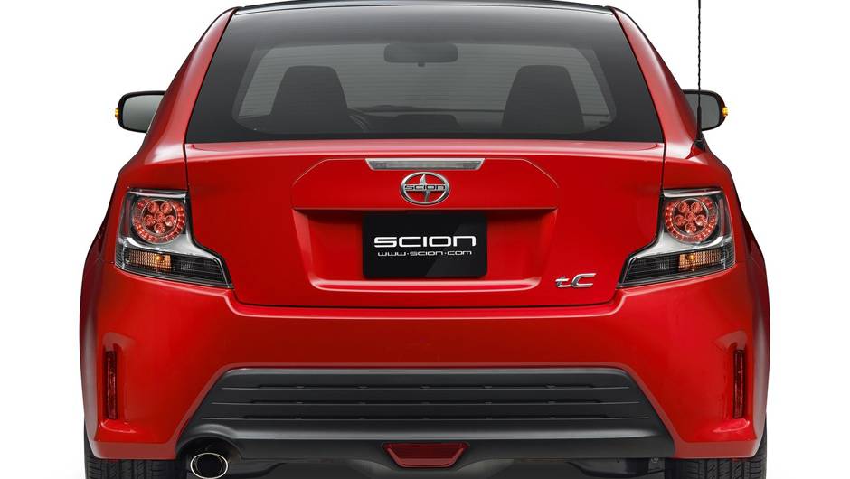 Os consumidores podem optar por um câmbio manual de 6 marchas ou automático, também com seis velocidades | <a href="%20https://beta-develop.quatrorodas.abril.com.br/saloes/new-york/2013//scion-tc-737389.shtml" rel="migration">Leia mais</a> Os consumidores podem optar por um câmbio manual de 6 marchas ou automático, também com seis velocidades | <a href="%20https://beta-develop.quatrorodas.abril.com.br/saloes/new-york/2013//scion-tc-737389.shtml" rel="migration">Leia mais</a>
