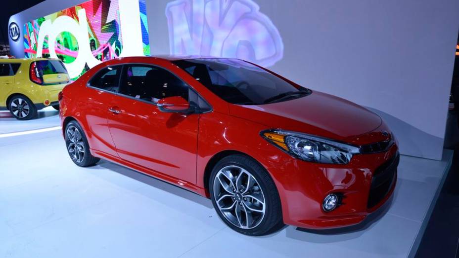 Kia Forte Koup | <a href="https://beta-develop.quatrorodas.abril.com.br/saloes/new-york/2013/kia-forte-koup-737223.shtml" rel="migration">Leia mais</a>