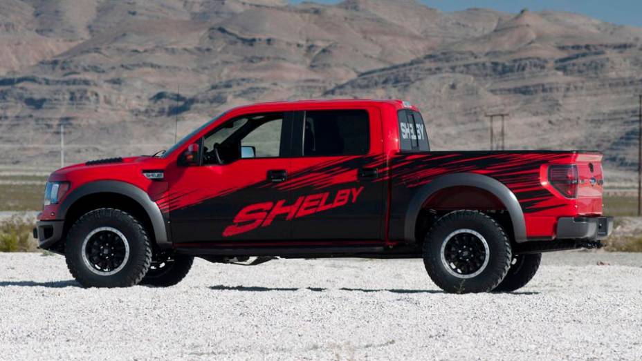 Apenas 100 unidades do modelo, que vem equipado com pneus BF Goodrich de 35 polegadas, ser&atilde;o produzidas | <a href="%20https://beta-develop.quatrorodas.abril.com.br/saloes/new-york/2013//shelby-raptor-737407.shtml" rel="migration">Leia mais</a>