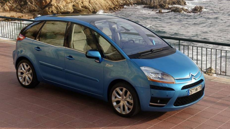C4 Picasso (2007) - Um monovolume moderno, em dia com a concorr&ecirc;ncia, mas com um parabrisa Zenith, prolongado no teto, que divide opini&otilde;es