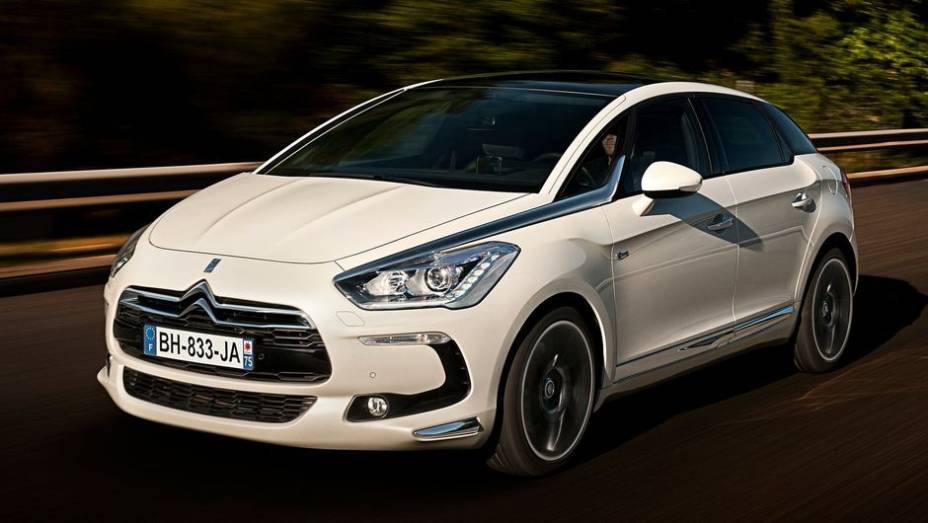 DS5 (2011) - Hatch, perua, utilitário esportivo ou minivan? Ou tudo isso junto? O topo de linha DS foi criado propositalmente para não se encaixar em definições fáceis