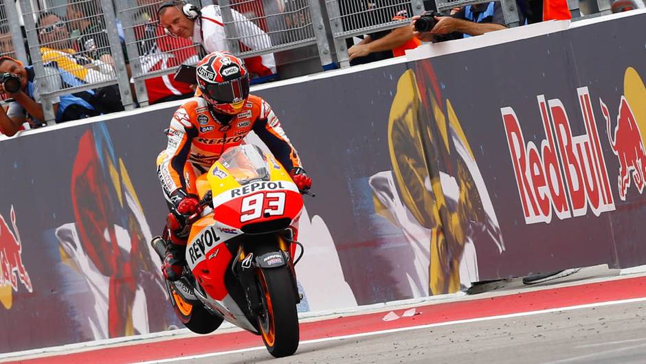 M&aacute;rquez cruza a linha de chegada de Austin. | <a href="https://beta-develop.quatrorodas.abril.com.br/moto/noticias/marquez-passeia-vence-gp-austin-motogp-779654.shtml" rel="migration">Leia mais</a>