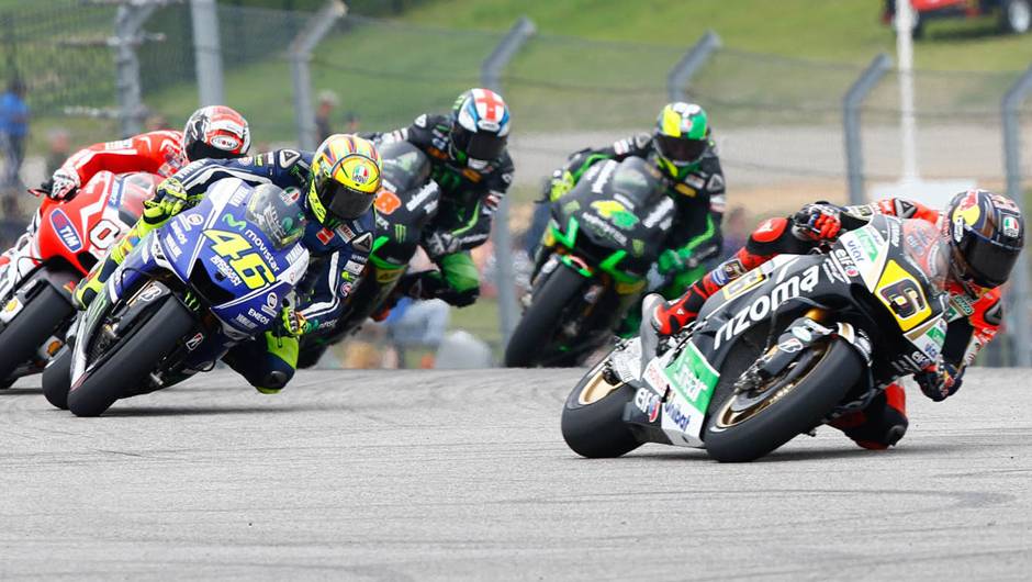 Valentino Rossi (#46) fazia boa parte at&eacute; perder rendimento | <a href="https://beta-develop.quatrorodas.abril.com.br/moto/noticias/marquez-passeia-vence-gp-austin-motogp-779654.shtml" rel="migration">Leia mais</a>