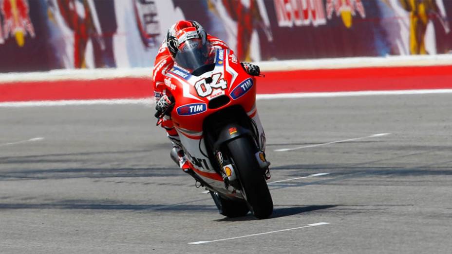 Andrea Dovizioso, da Ducati, fez grande prova e terminou em terceiro | <a href="https://beta-develop.quatrorodas.abril.com.br/moto/noticias/marquez-passeia-vence-gp-austin-motogp-779654.shtml" rel="migration">Leia mais</a>