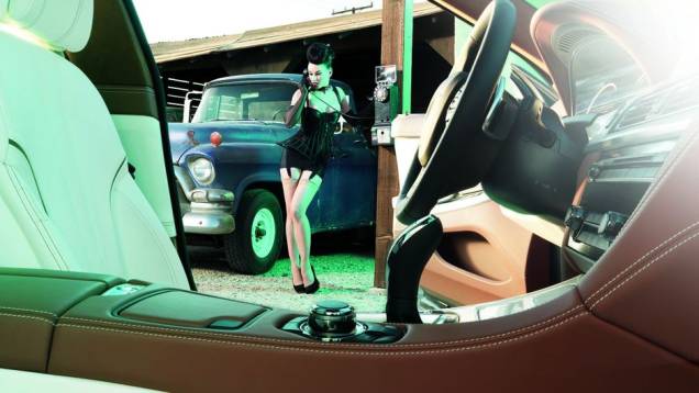 Para comemorar, a montadora participará da exposição do tradicional estúdio | <a href="%20https://beta-develop.quatrorodas.abril.com.br/blogs/planeta-carro/2013/04/22/isso-e-pura-arte/" rel="migration">Leia mais</a> Para comemorar, a montadora participará da exposição do tradicional estúdio | <a href="%20https://beta-develop.quatrorodas.abril.com.br/blogs/planeta-carro/2013/04/22/isso-e-pura-arte/" rel="migration">Leia mais</a>