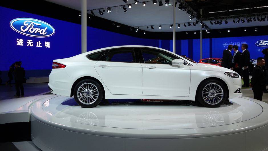 Ford Mondeo | <a href="https://beta-develop.quatrorodas.abril.com.br/saloes/xangai/2013/ford-apresenta-novo-mondeo-fiesta-st-xangai-739238.shtml" rel="migration">Leia mais</a>