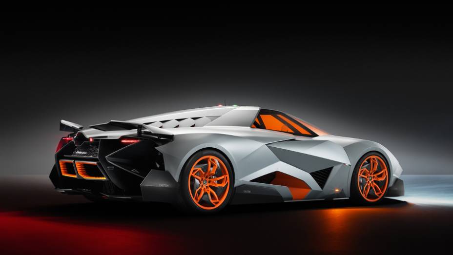 Modelo não ganhará versão de produção | <a href="https://beta-develop.quatrorodas.abril.com.br/noticias/fabricantes/lamborghini-cria-egoista-concept-741099.shtml" rel="migration">Leia mais</a>