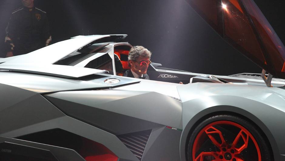 Carro s&oacute; poder&aacute; ser ocupado pelo motorista | <a href="https://beta-develop.quatrorodas.abril.com.br/noticias/fabricantes/lamborghini-cria-egoista-concept-741099.shtml" rel="migration">Leia mais</a>