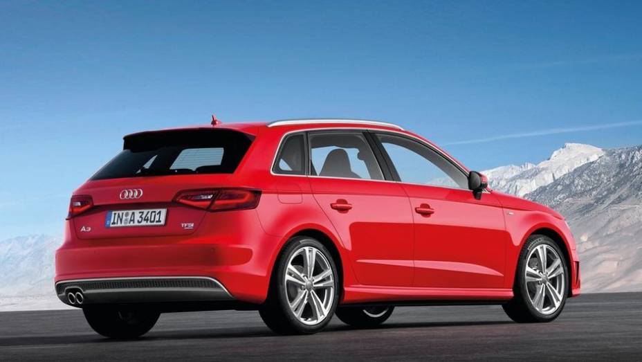 A outra &eacute; a 1.8, de 180 cv e 25,5 kgfm, capaz de ir de 0 a 100 km/h em 7,3s e chegar &agrave; m&aacute;xima de 232 km/h | <a href="%20https://beta-develop.quatrorodas.abril.com.br/noticias/fabricantes/audi-confirma-a3-sportback-brasil-junho-742734.shtml" rel="migration">Leia mais</a>