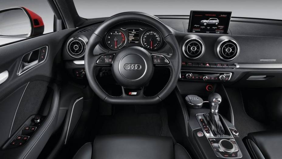 Em ambos os casos, a transmiss&atilde;o &eacute; a S Tronic de sete marchas | <a href="https://beta-develop.quatrorodas.abril.com.br/noticias/fabricantes/audi-confirma-a3-sportback-brasil-junho-742734.shtml" rel="migration">Leia mais</a>