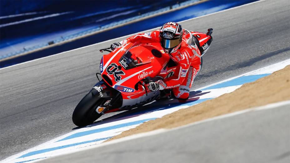 Andrea Dovizioso levou a outra Ducati à nona posição | <a href="https://beta-develop.quatrorodas.abril.com.br/moto/noticias/motogp-marquez-vence-eua-segue-lider-747598.shtml" rel="migration">Leia mais</a>