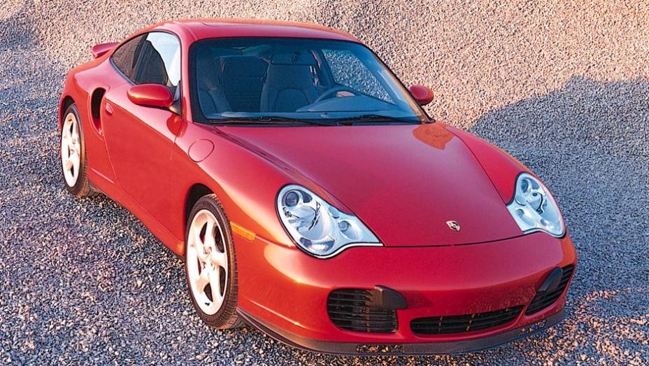 911 Turbo 2001 (996) - Leve remodela&ccedil;&atilde;o dos far&oacute;is indicava o que viria a seguir
