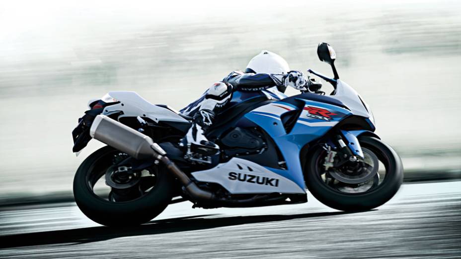 Com v&aacute;lvulas de tit&acirc;nio, o motor da Suzuki GSX-R1000 2014 desenvolve 185 cavalos de pot&ecirc;ncia e 11,9 mkgf de torque | <a href="https://beta-develop.quatrorodas.abril.com.br/moto/noticias/suzuki-lanca-gsx-r1000-2014-752224.shtml" rel="migration">Leia mais</a>