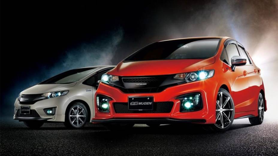 Outros destaques do pacote de customização da Mugen são as luzes de LED | <a href="https://beta-develop.quatrorodas.abril.com.br/noticias/fabricantes/mugen-oficializa-pacote-customizacao-honda-fit-2014-752853.shtml" rel="migration">Leia mais</a>