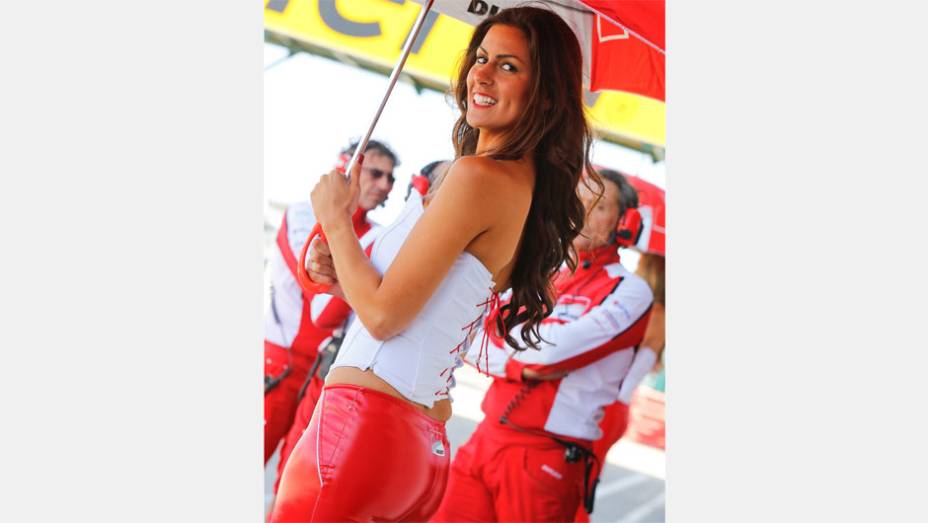 Veja as belas garotas da MotoGP, etapa da Inglaterra | <a href="https://beta-develop.quatrorodas.abril.com.br/moto/noticias/motogp-lorenzo-bate-marquez-silverstone-752002.shtml" rel="migration">Leia mais</a>