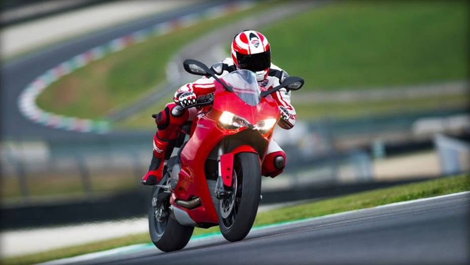 Proposta da motocicleta é ser uma superbike mais acessível | <a href="https://beta-develop.quatrorodas.abril.com.br/moto/noticias/ducati-apresenta-899-panigale-frankfurt-753568.shtml" rel="migration">Leia mais</a> Proposta da motocicleta é ser uma superbike mais acessível | <a href="https://beta-develop.quatrorodas.abril.com.br/moto/noticias/ducati-apresenta-899-panigale-frankfurt-753568.shtml" rel="migration">Leia mais</a>