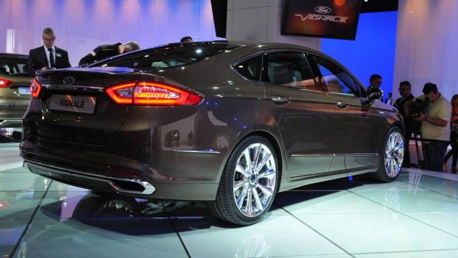 Ford Mondeo/Fusion Vignale | <a href="https://beta-develop.quatrorodas.abril.com.br/saloes/frankfurt/2013/ford-mondeo-fusion-vignale-752219.shtml" rel="migration">Leia mais</a>