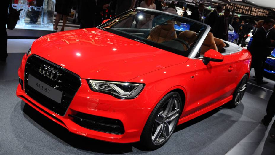 Audi A3 Cabriolet | <a href="https://beta-develop.quatrorodas.abril.com.br/saloes/frankfurt/2013/audi-a3-cabriolet-753007.shtml" rel="migration">Leia mais</a> | <a href="https://beta-develop.quatrorodas.abril.com.br/galerias/saloes/frankfurt/2013/direto-frankfurt-2013-1-753497.shtml" rel="migration">Direto de Fran</a>