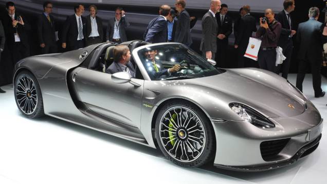 Porsche 918 Spyder | <a href="https://beta-develop.quatrorodas.abril.com.br/saloes/frankfurt/2013/porsche-918-spyder-752208.shtml" rel="migration">Leia mais</a> Porsche 918 Spyder | <a href="https://beta-develop.quatrorodas.abril.com.br/saloes/frankfurt/2013/porsche-918-spyder-752208.shtml" rel="migration">Leia mais</a>